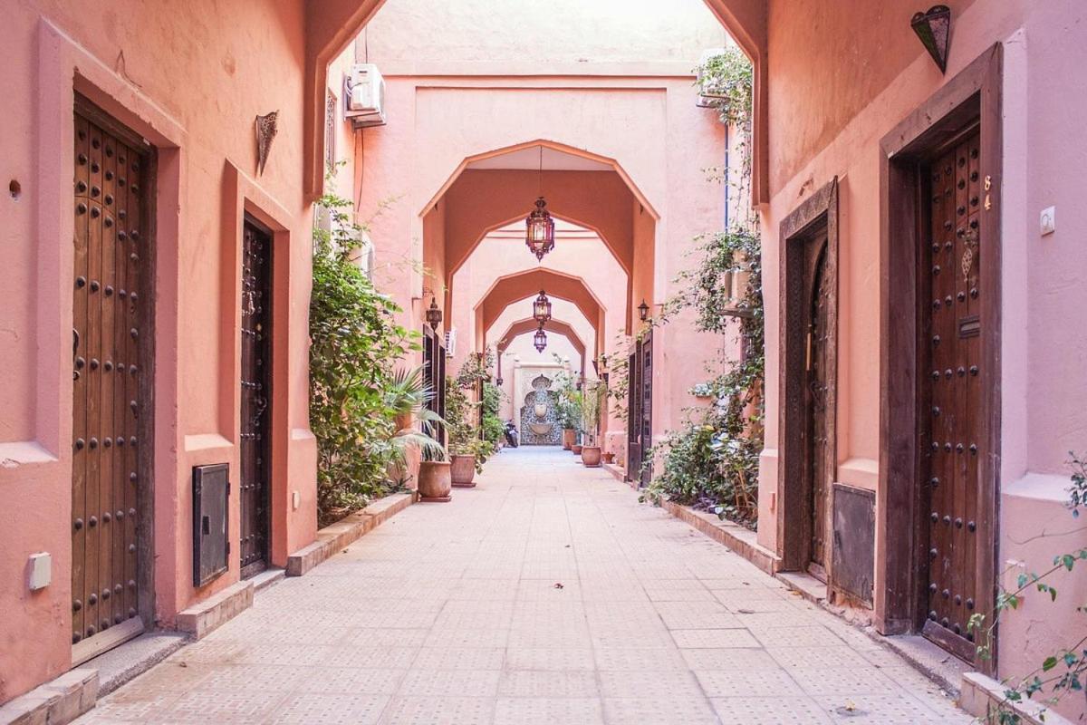 Riad A Marrakech Dans La Residence Touristique Al Qaria Assiyahia 马拉喀什 外观 照片