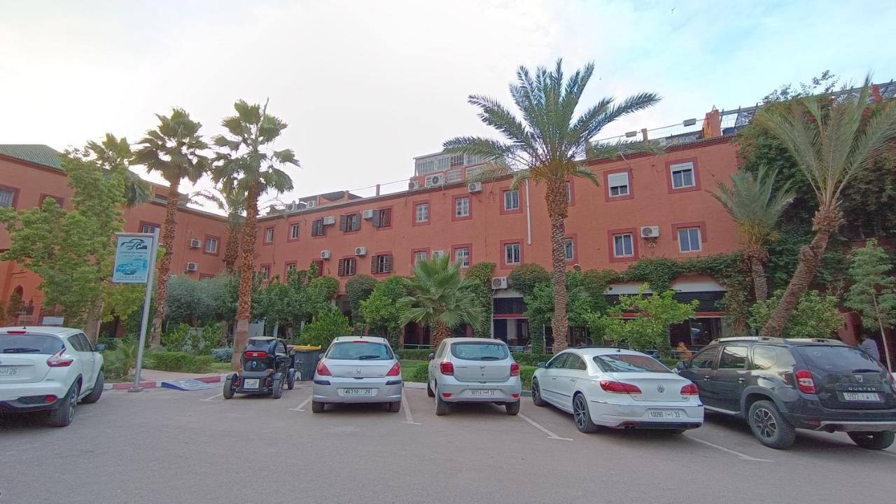 Riad A Marrakech Dans La Residence Touristique Al Qaria Assiyahia 马拉喀什 外观 照片